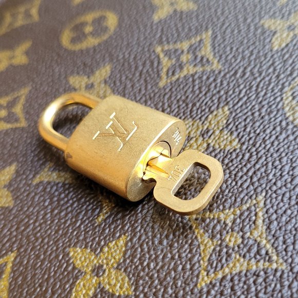 ⭐#304 Louis Vuitton padlock and key vintage - Picture 4 of 5
